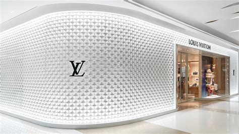 Louis Vuitton Bangkok Siam Paragon Men’s Store.